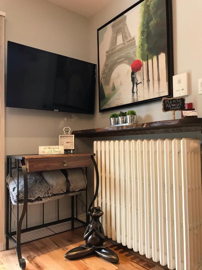 Ottawa Downtown Executive Apartment Retreat With Private Balcony Near Bank Street - Sleep Max 2 Buitenkant foto